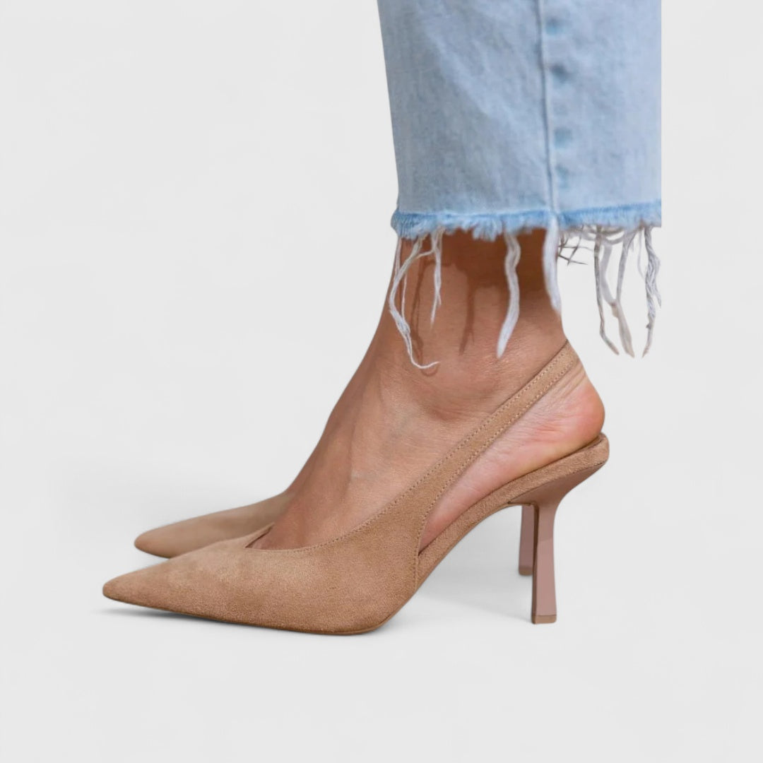 Amelia | Nude Lage Hakken